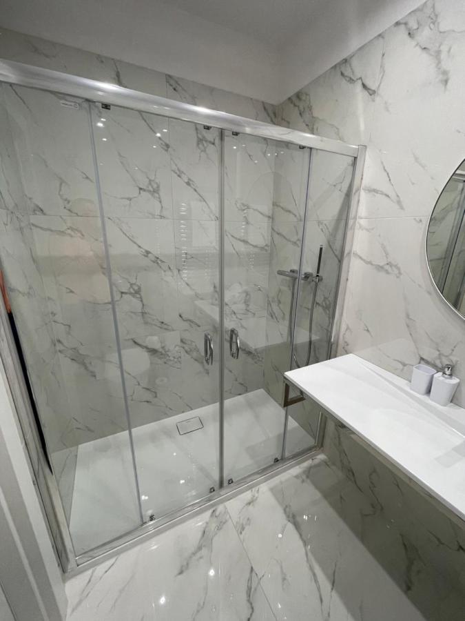 Grand Jacuzzi Apartment *