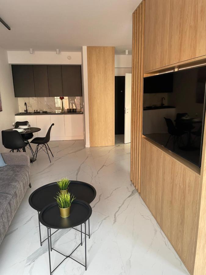 Grand Jacuzzi Apartment
